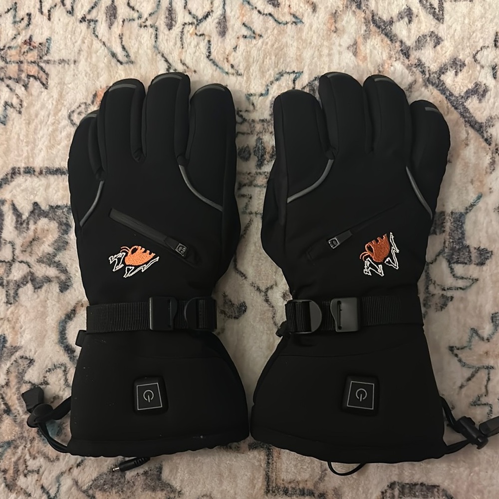 New unixes snow gloves
No battery included